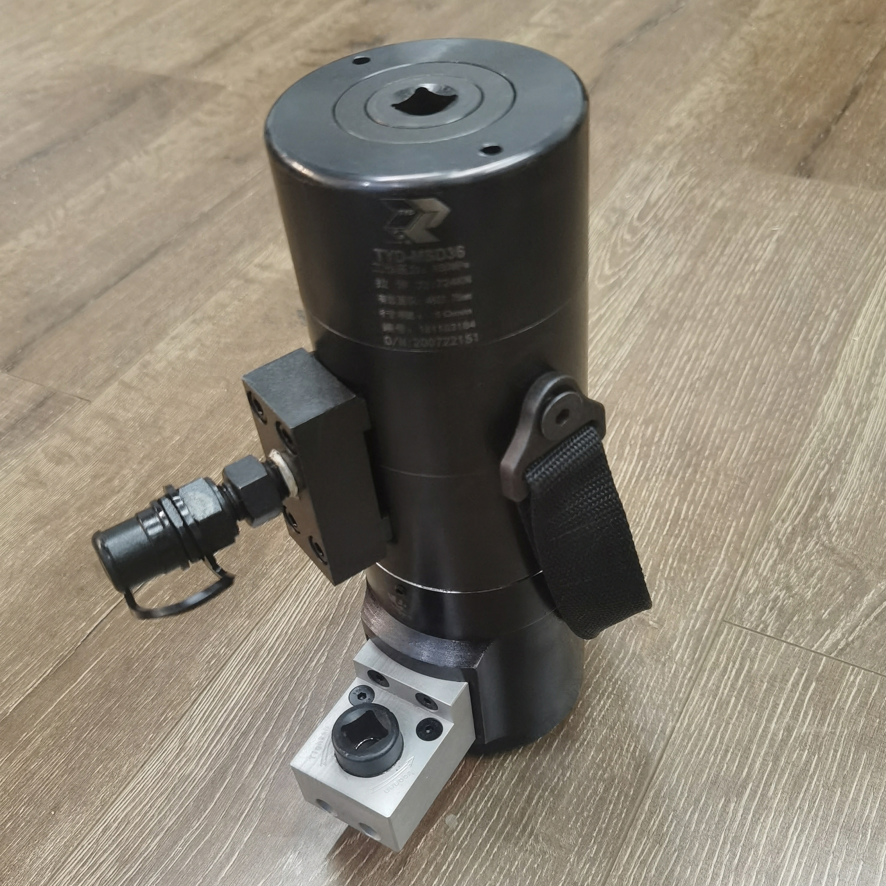 Hydraulic bolt stretcher TYD-MSD45